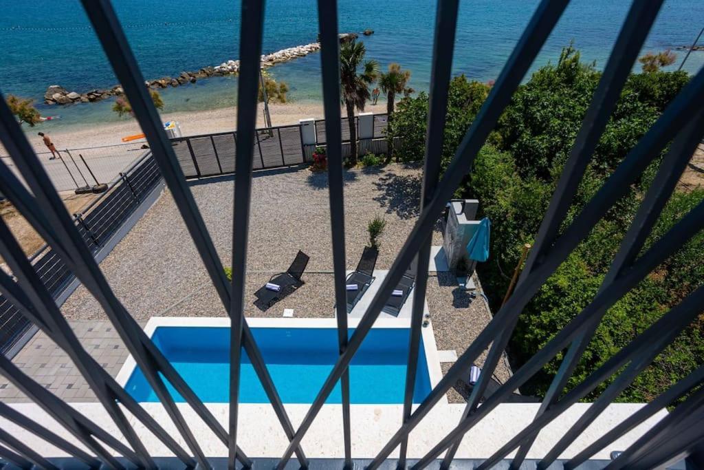 Beachfront Villa Sol&Mar With Heated Pool And Jacuzzi Kastela Exterior photo