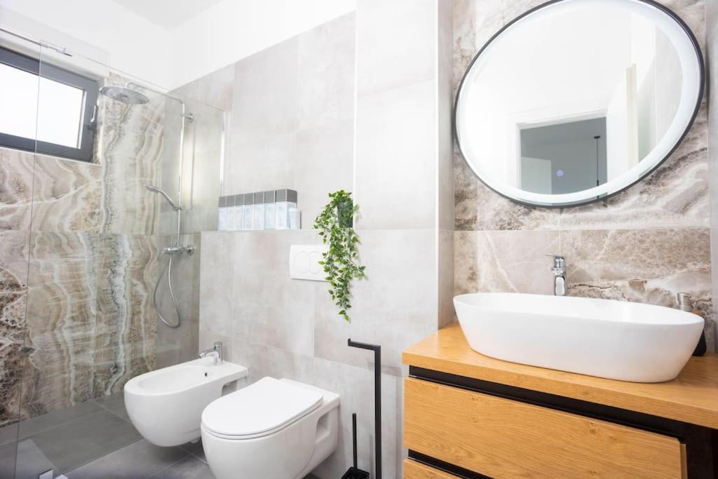 Beachfront Villa Sol&Mar With Heated Pool And Jacuzzi Kastela Exterior photo