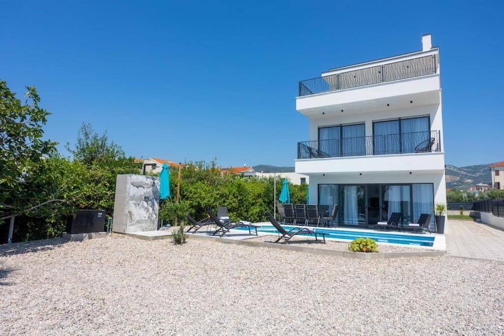 Beachfront Villa Sol&Mar With Heated Pool And Jacuzzi Kastela Exterior photo