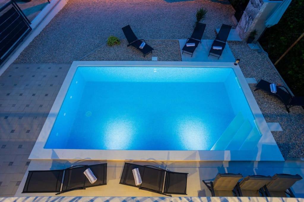 Beachfront Villa Sol&Mar With Heated Pool And Jacuzzi Kastela Exterior photo