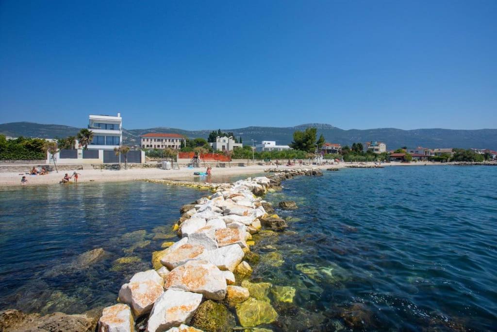 Beachfront Villa Sol&Mar With Heated Pool And Jacuzzi Kastela Exterior photo