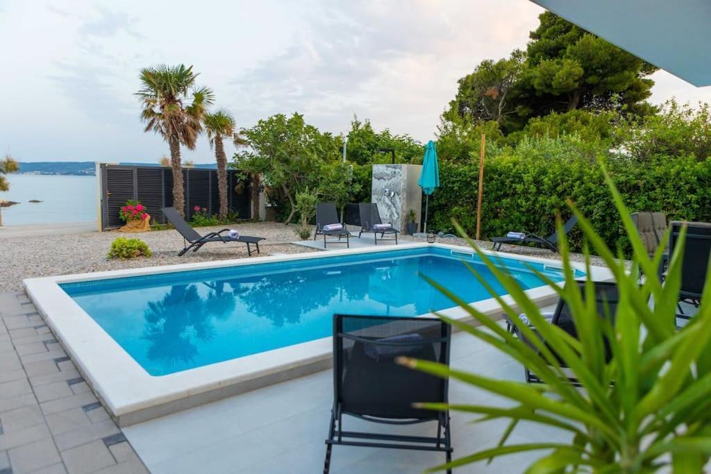 Beachfront Villa Sol&Mar With Heated Pool And Jacuzzi Kastela Exterior photo